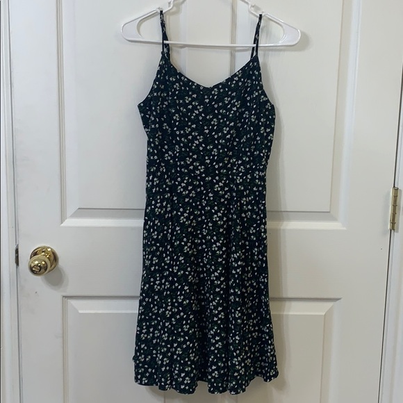 Old Navy Dresses & Skirts - Floral skater girl dress
